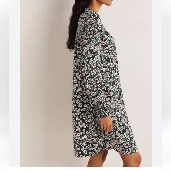 Boden Easy Yoke Mini‎ Jersey Dress in Black, Petal Blossom Size 4 - Picture 3 of 12